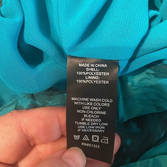 Vince Camuto Long Sleeve Blouse Pleated Front Blue Green L - Picture 7 of 8